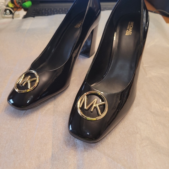 Ladies Michel kors heels - Picture 6 of 8